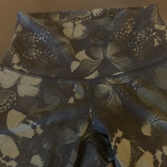 Lululemon Leggings - size 4 - Picture 3 of 4